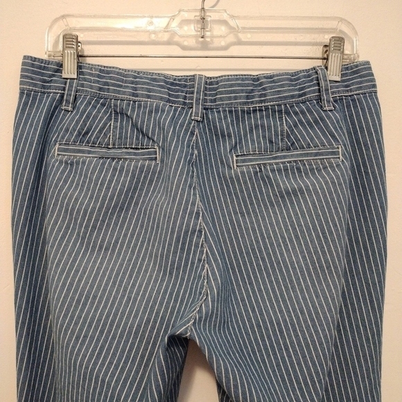 Gap - Striped Slim Boyfriend Chino Crop Pants - Picture 7 of 13